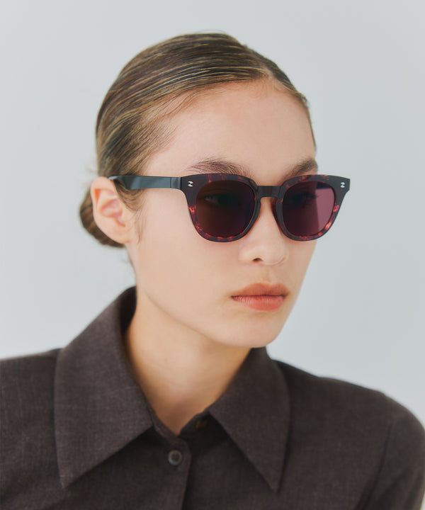 Trunk amber × black