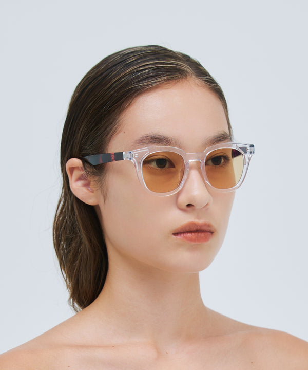 Trunk clear × amber