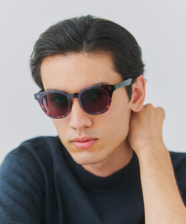 Trunk amber × black